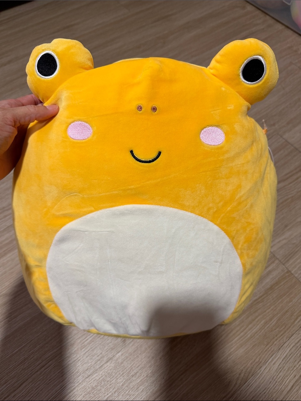 Squishmallow Leigh The Yellow Toad/Frog With White Belly 14in